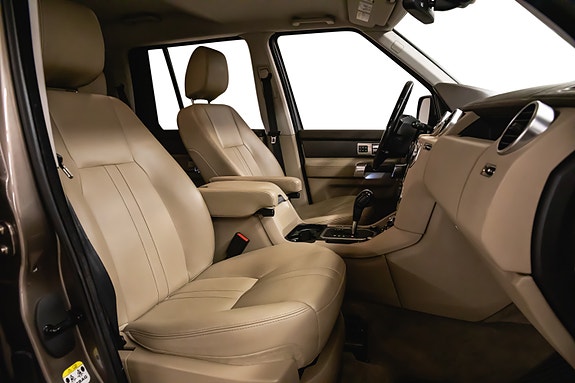 Land Rover Discovery 4 22 of 30