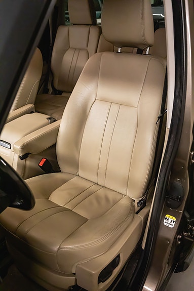 Land Rover Discovery 4 18 of 30