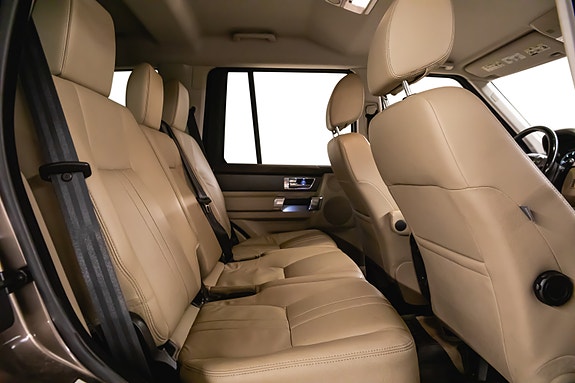 Land Rover Discovery 4 21 of 30