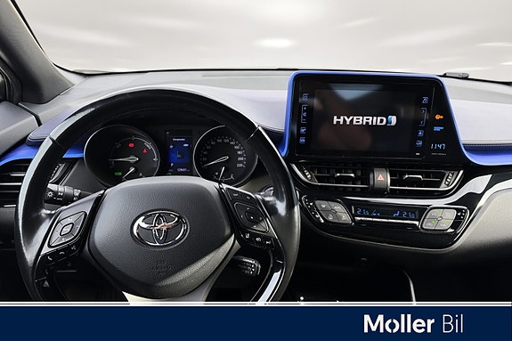 Toyota C-HR 11 of 22