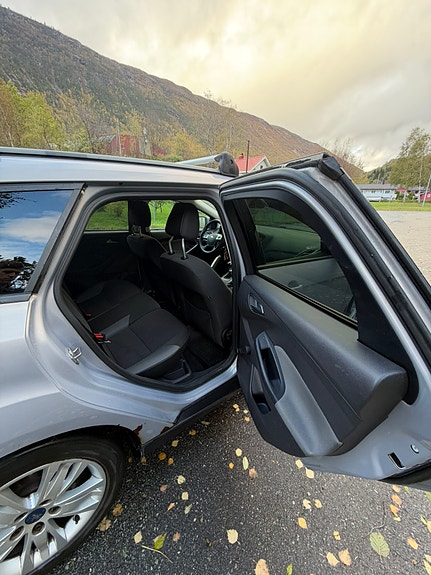 Ford Focus 9 of 18
