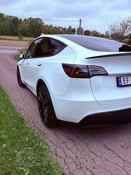 Tesla Model Y 2 of 11