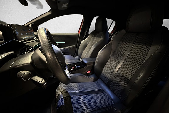 Peugeot e-208 10 of 20