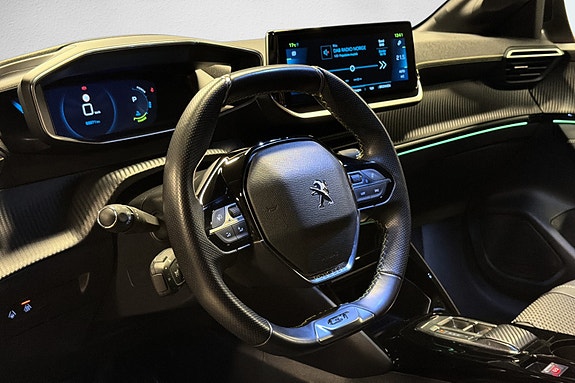 Peugeot e-208 9 of 20