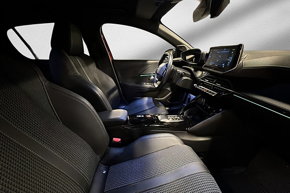 Peugeot e-208 18 of 20