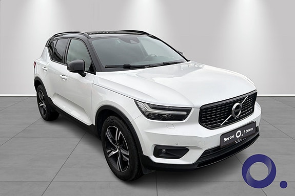 Volvo XC40 8 of 15