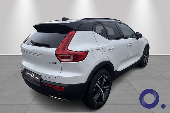 Volvo XC40 6 of 15