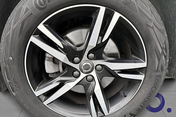 Volvo XC40 10 of 15