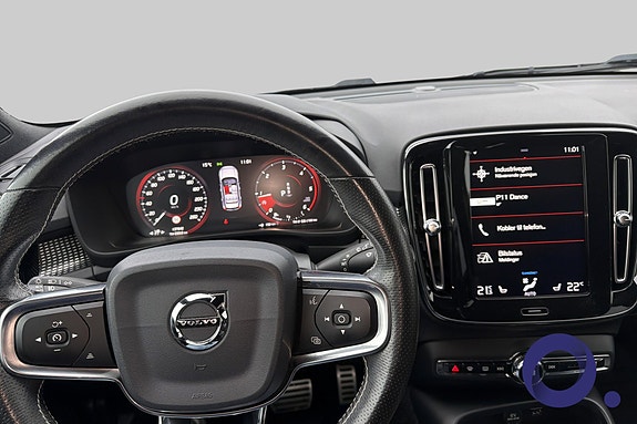 Volvo XC40 14 of 15