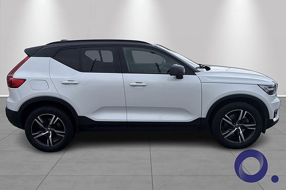 Volvo XC40 7 of 15