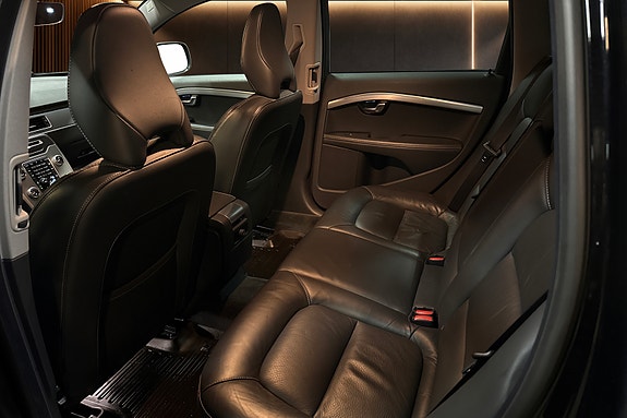 Volvo XC70 15 of 30