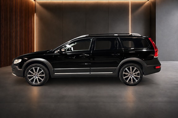 Volvo XC70 2 of 30