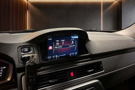 Volvo XC70 22 of 30