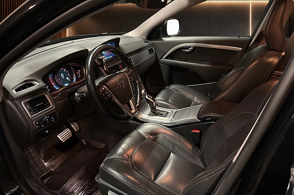 Volvo XC70 13 of 30
