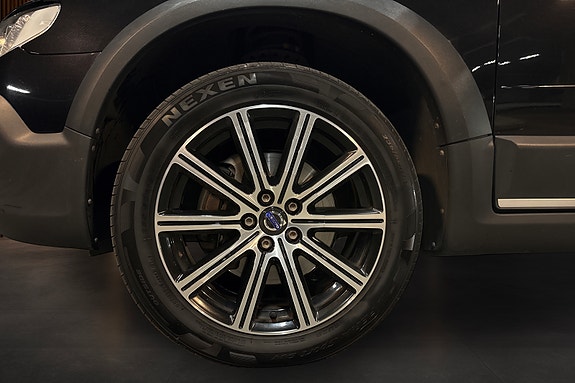 Volvo XC70 11 of 30