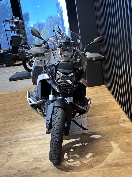 BMW R 1300 GS "Fullutstyrt" med sidevesker 5 of 8