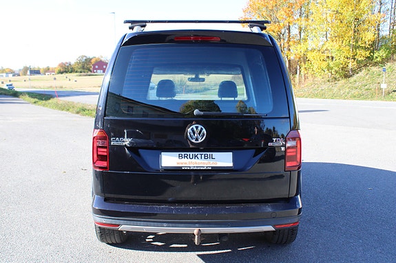 Volkswagen Caddy Alltrack 6 of 30