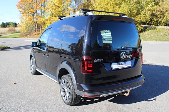 Volkswagen Caddy Alltrack 7 of 30