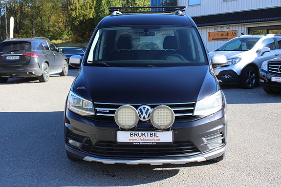 Volkswagen Caddy Alltrack 13 of 30