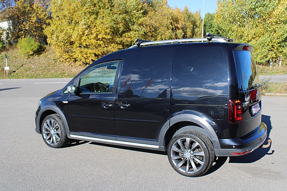 Volkswagen Caddy Alltrack 8 of 30