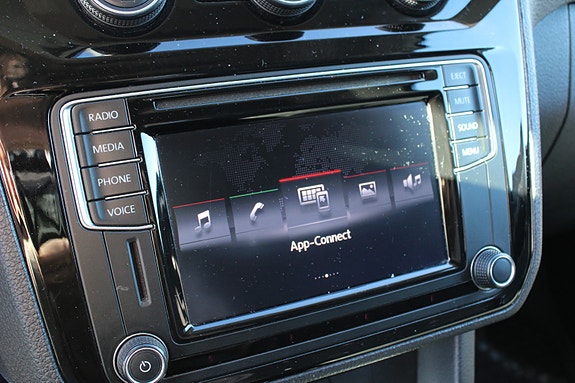 Volkswagen Caddy Alltrack 27 of 30