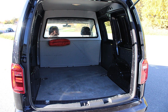 Volkswagen Caddy Alltrack 19 of 30