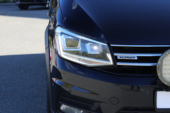 Volkswagen Caddy Alltrack 16 of 30