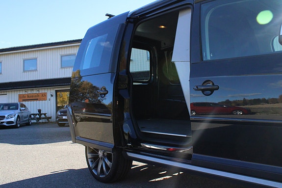 Volkswagen Caddy Alltrack 18 of 30