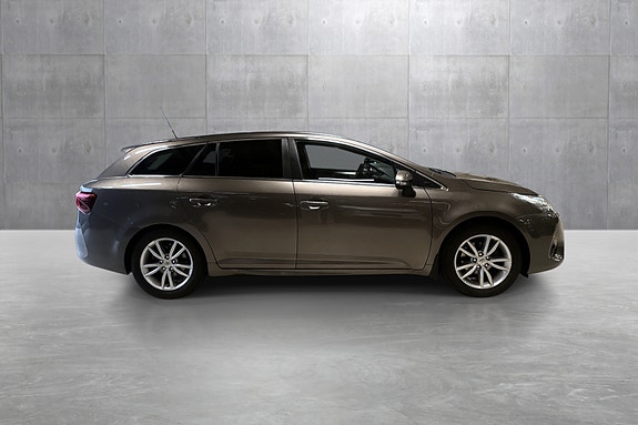 Toyota Avensis 6 of 25