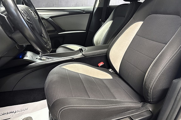 Toyota Avensis 15 of 25