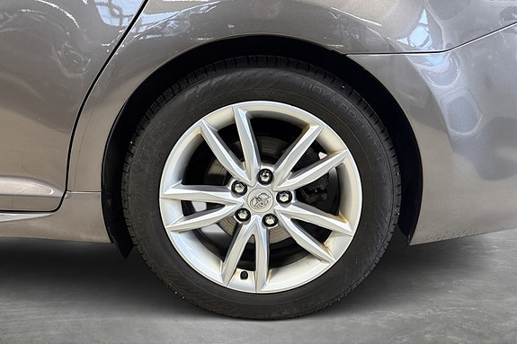 Toyota Avensis 16 of 25