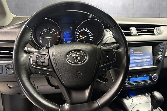 Toyota Avensis 11 of 25