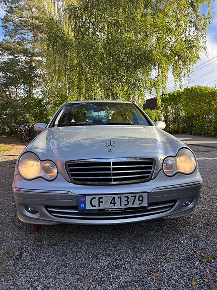 Mercedes-Benz C220 d 4 of 11