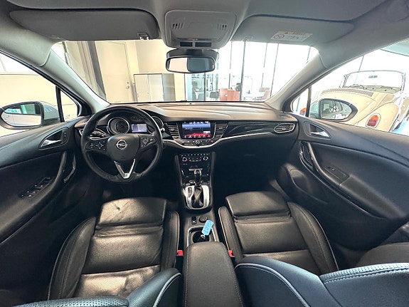 Opel Astra 12 of 14