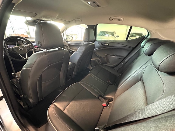 Opel Astra 13 of 14