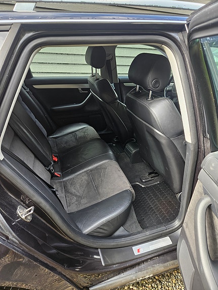 Audi A4 6 of 14