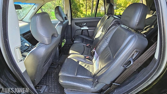 Volvo XC90 11 of 17