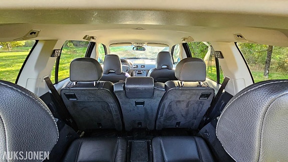 Volvo XC90 13 of 17