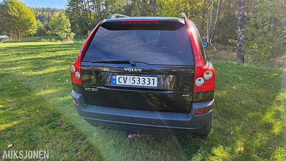 Volvo XC90 5 of 17