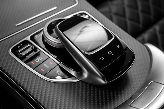 Mercedes-Benz C63 27 of 30
