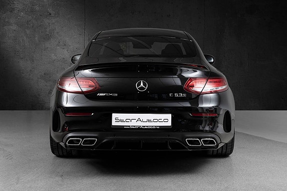 Mercedes-Benz C63 3 of 30