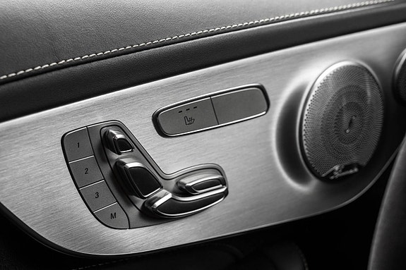 Mercedes-Benz C63 13 of 30