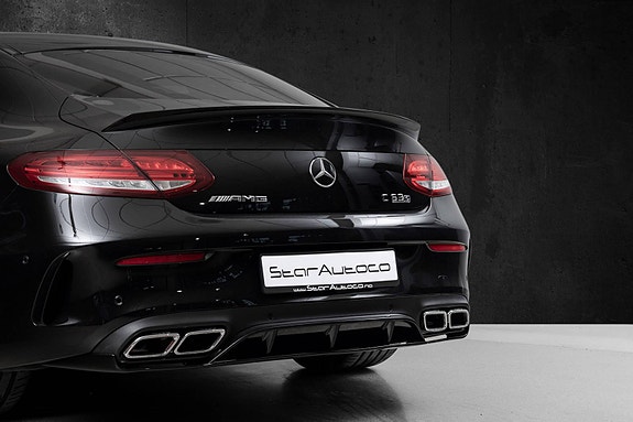 Mercedes-Benz C63 8 of 30