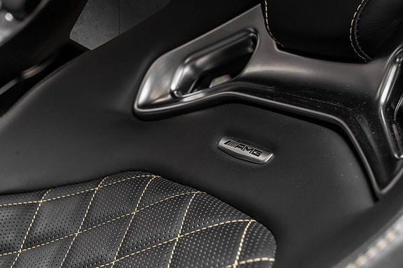 Mercedes-Benz C63 15 of 30