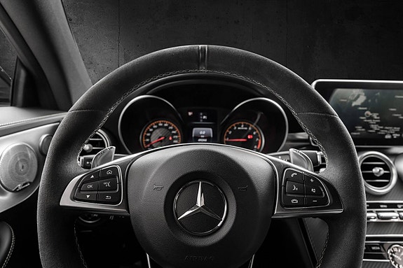 Mercedes-Benz C63 19 of 30