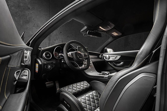 Mercedes-Benz C63 11 of 30