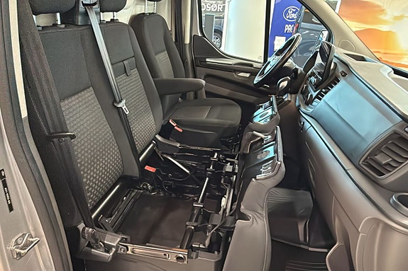 Ford Transit Custom 12 of 16