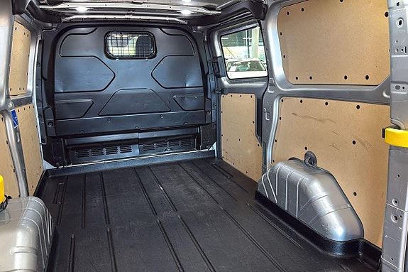Ford Transit Custom 9 of 16