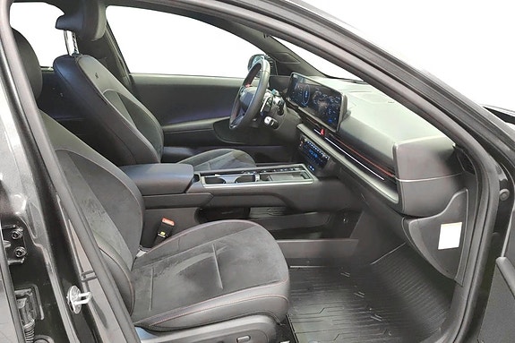 Hyundai Ioniq 6 15 of 16