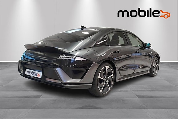 Hyundai Ioniq 6 3 of 16